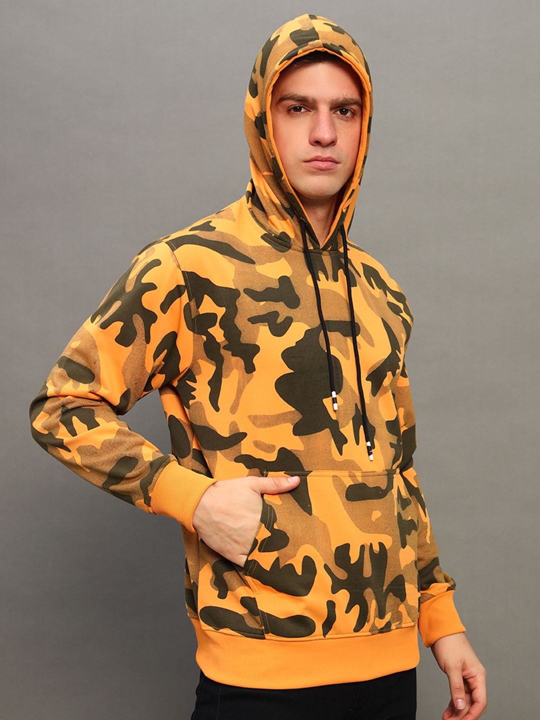 

STELVIN Men Printed Hooded Sweatshirt, Gold