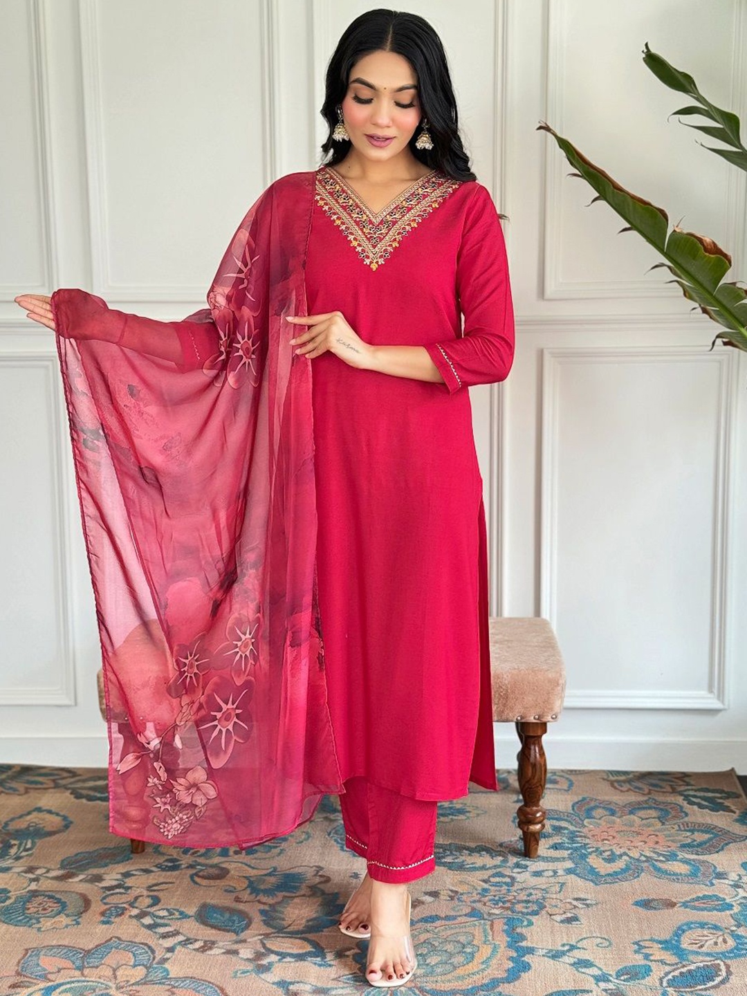 

BAESD Floral Embroidered V-Neck Straight Kurta With Trousers And Dupatta, Red