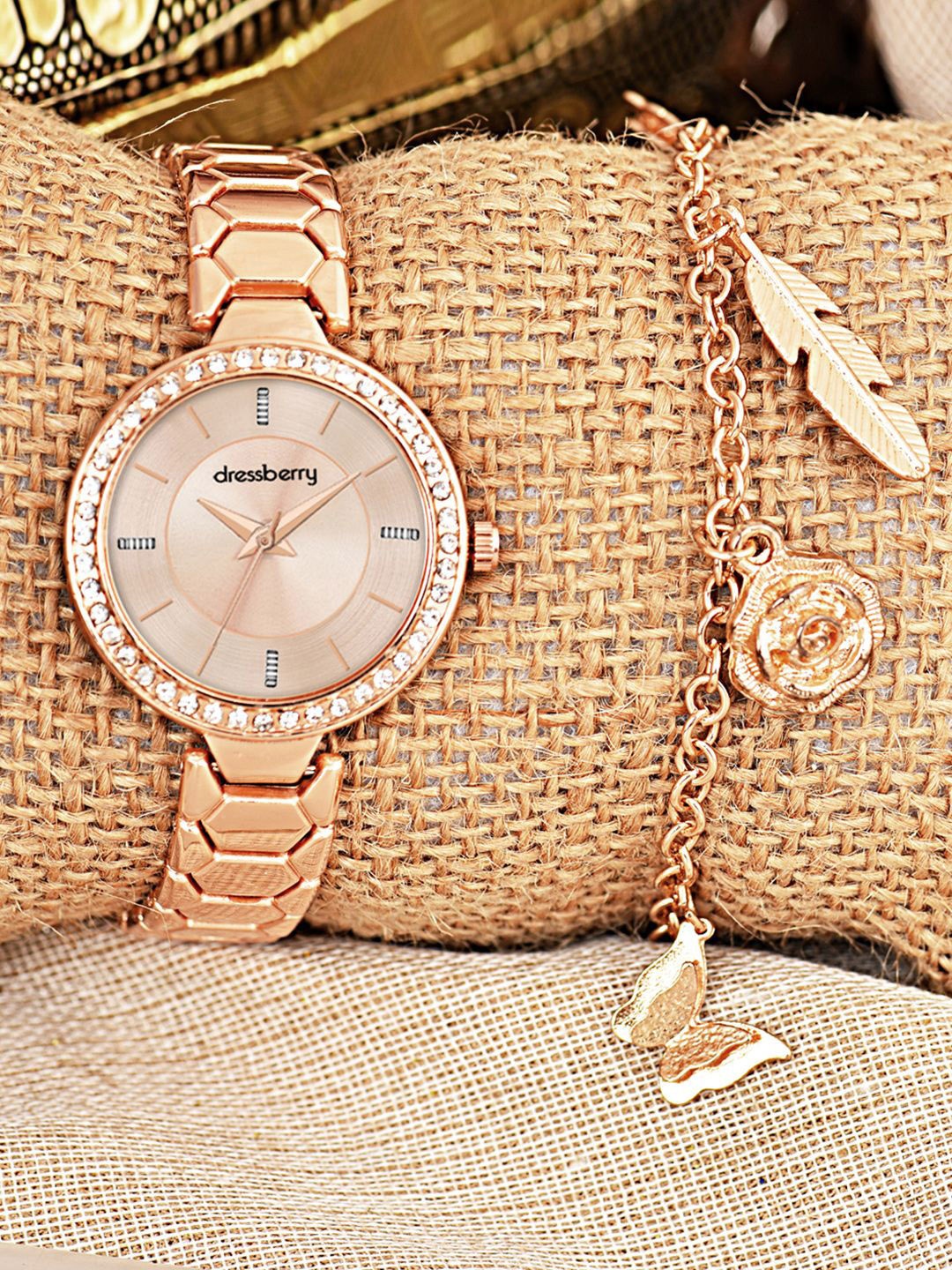 

DressBerry Women Watch & Bracelet Gift Set, Rose gold