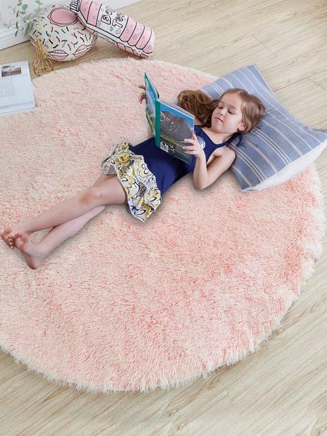 

Banchmark Home Furnishings Pink Shaggy Fluffy Round Carpet