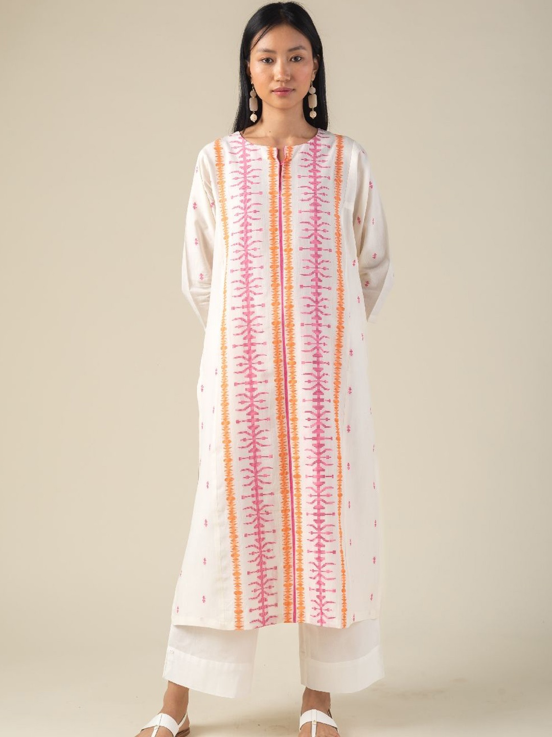 

KUSVAA Geometric Woven Design Pure Cotton Straight Kurtas, White