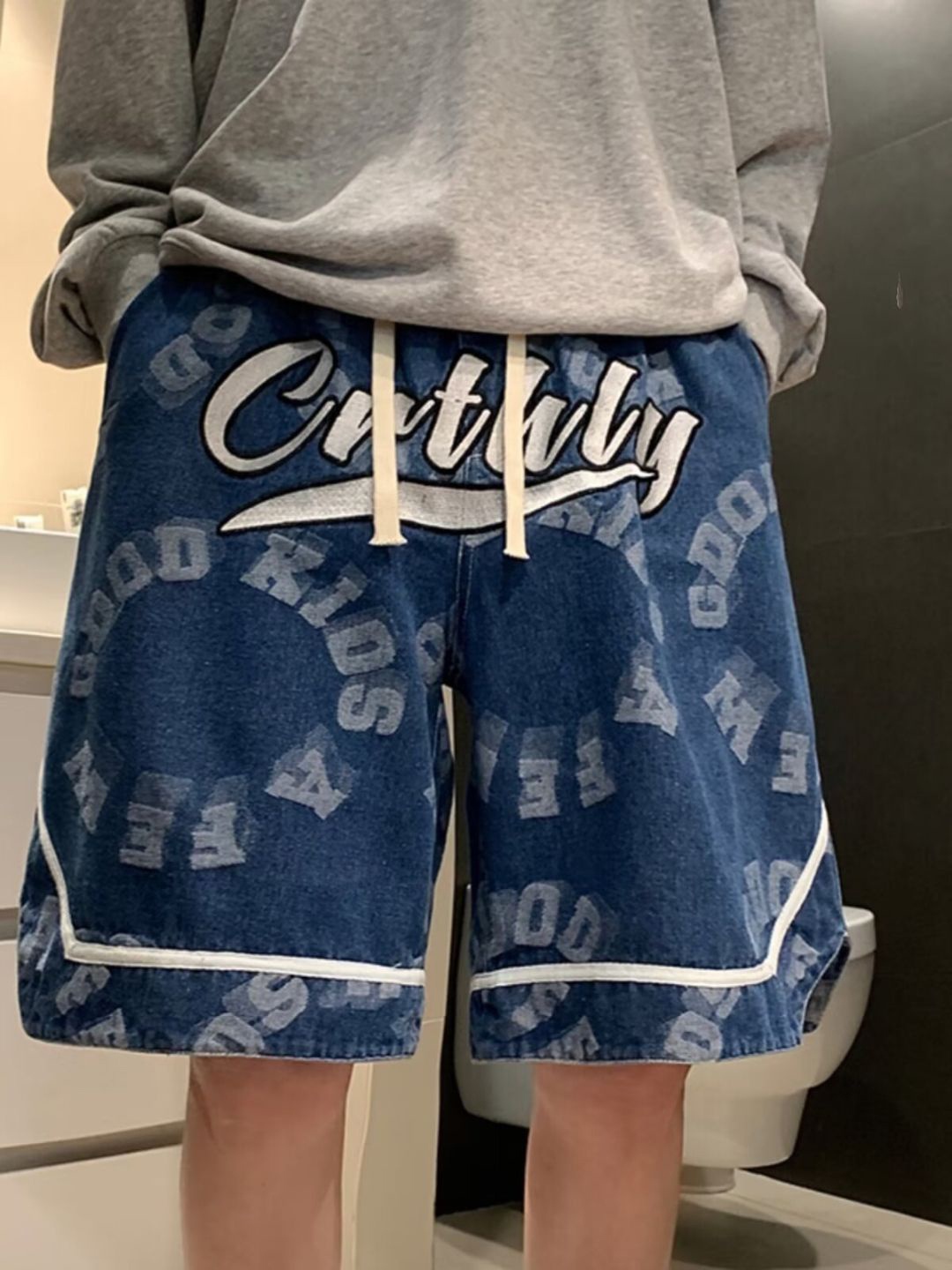 

HERE&NOW Men Printed Loose Fit Denim Shorts, Blue