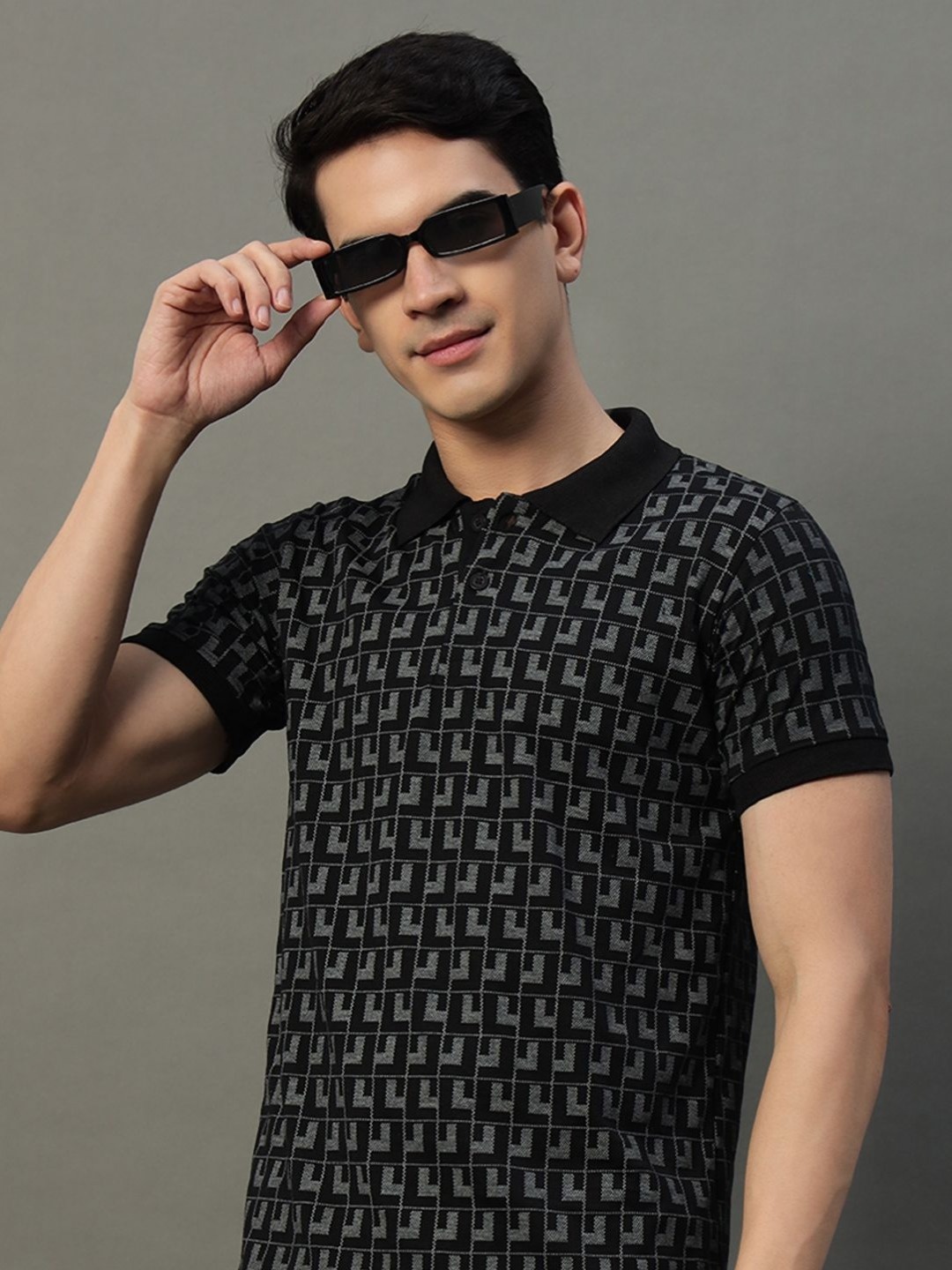 

SIMPLE SOLUTION Men Geometric Printed Polo Collar Cotton T-shirt, Black