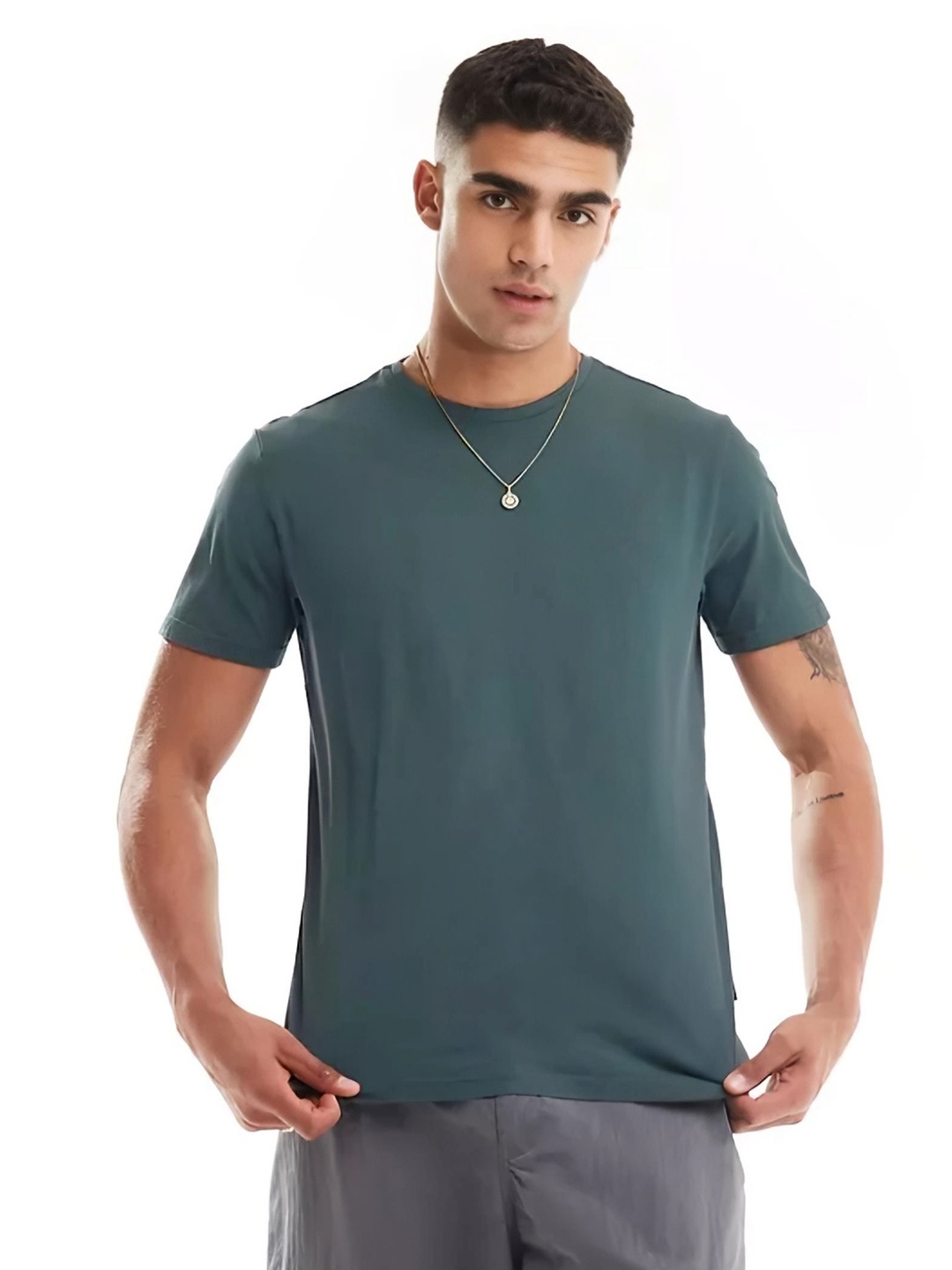 

Aux India Company Men Solid Round Neck Pure Cotton T-shirt, Teal