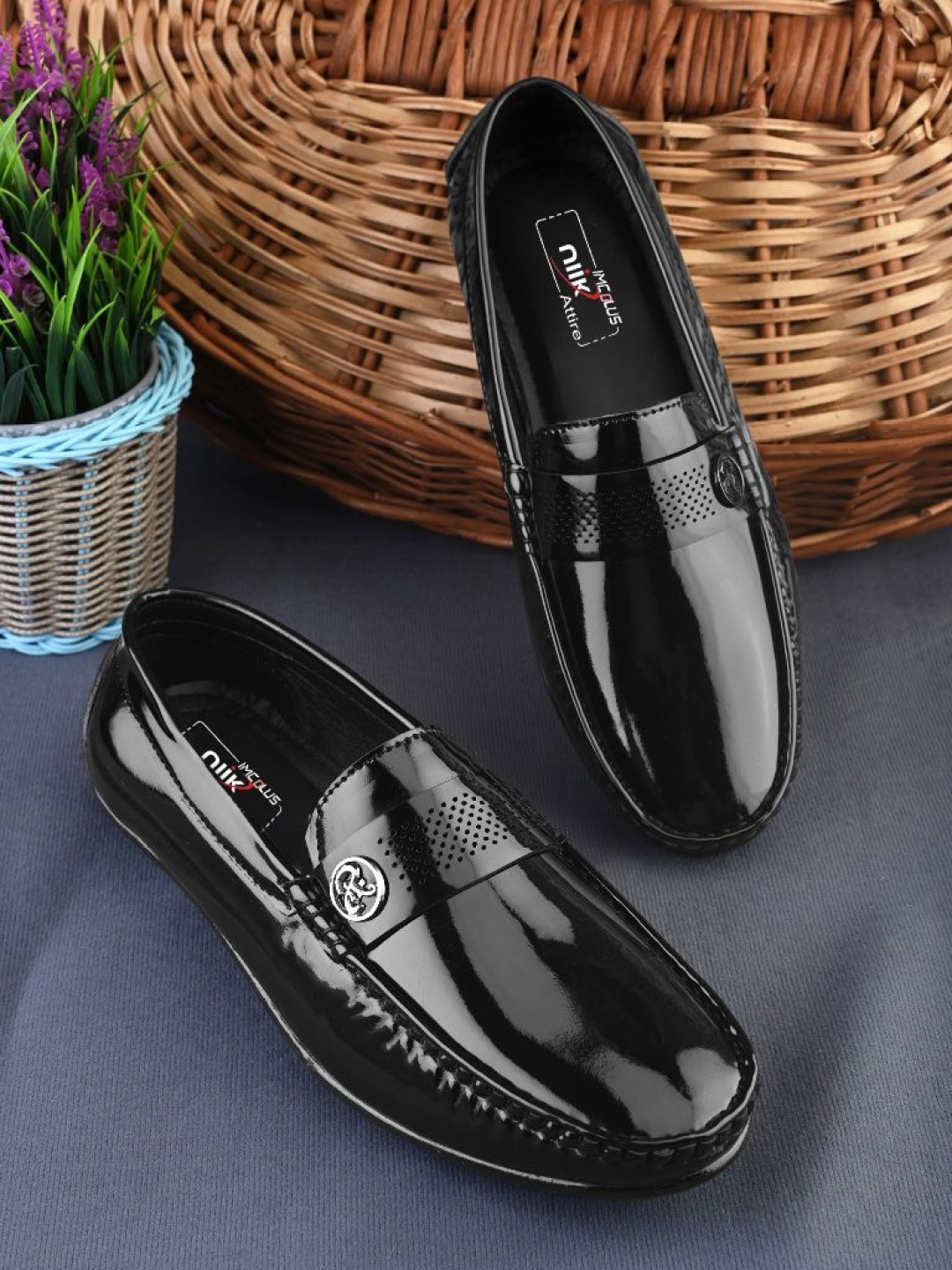 

IMCOLUS Men Lightweight Loafers, Black