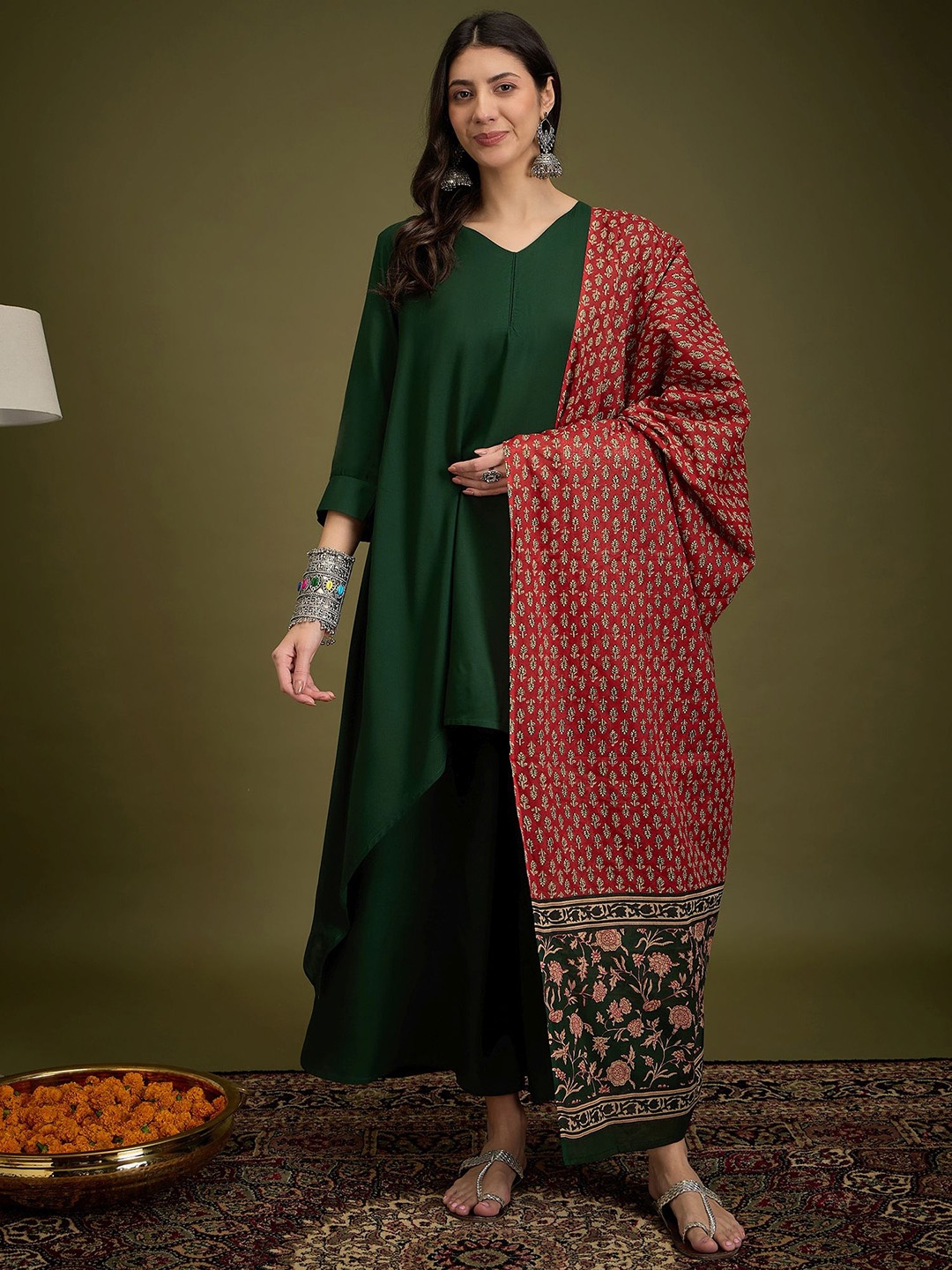 

InWeave Women Regular Kurta with Palazzos & With Dupatta, Green