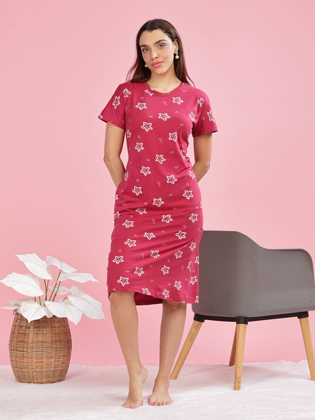 

9shines Label Women Stars Printed Pure Cotton Nightdress, Red