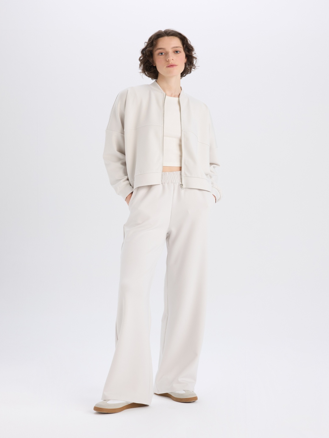 

DeFacto Women Mid-Rise Trousers, Na