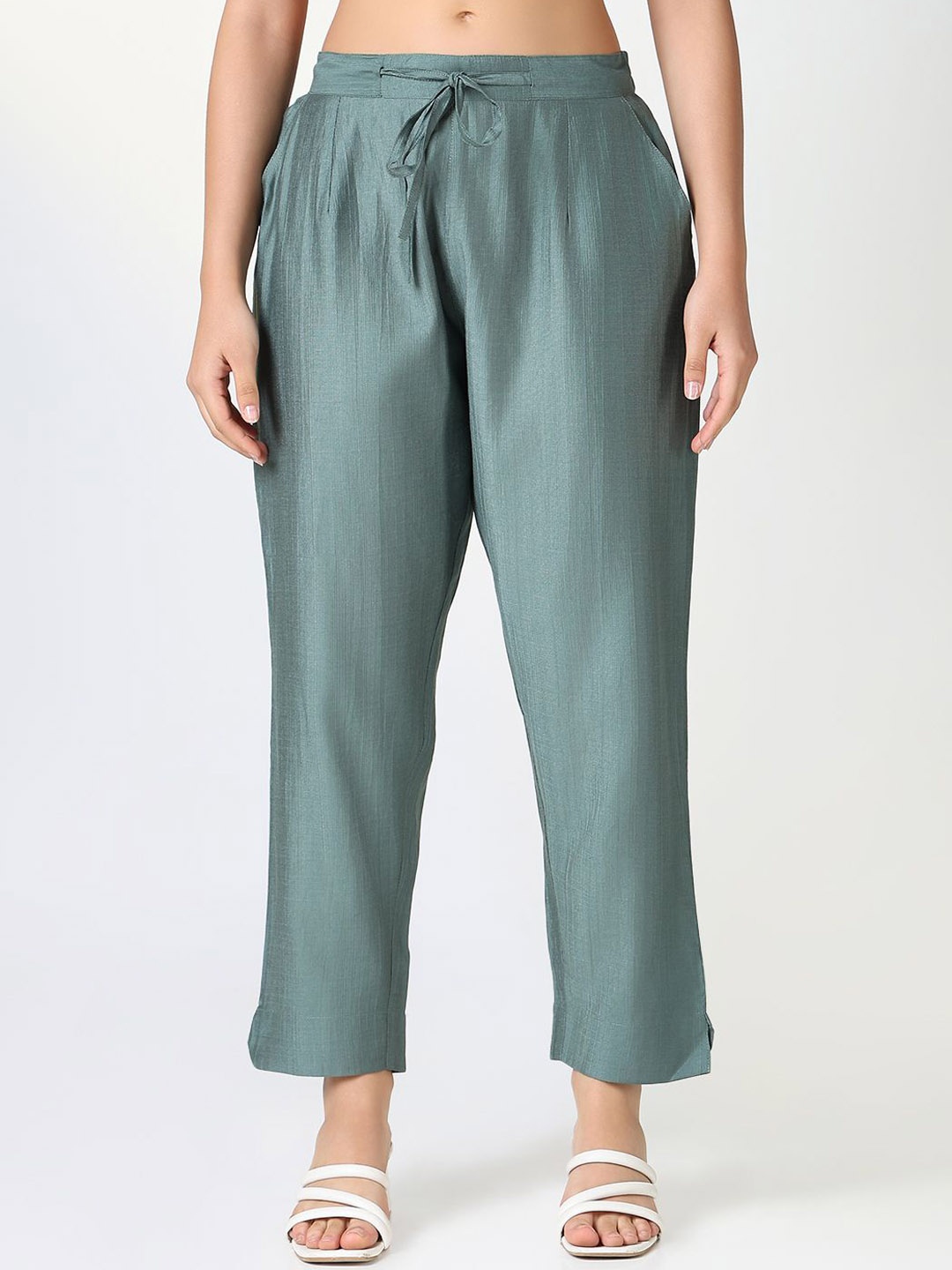 

SHOWOFF Women Custom Pleated Cotton Trousers, Green