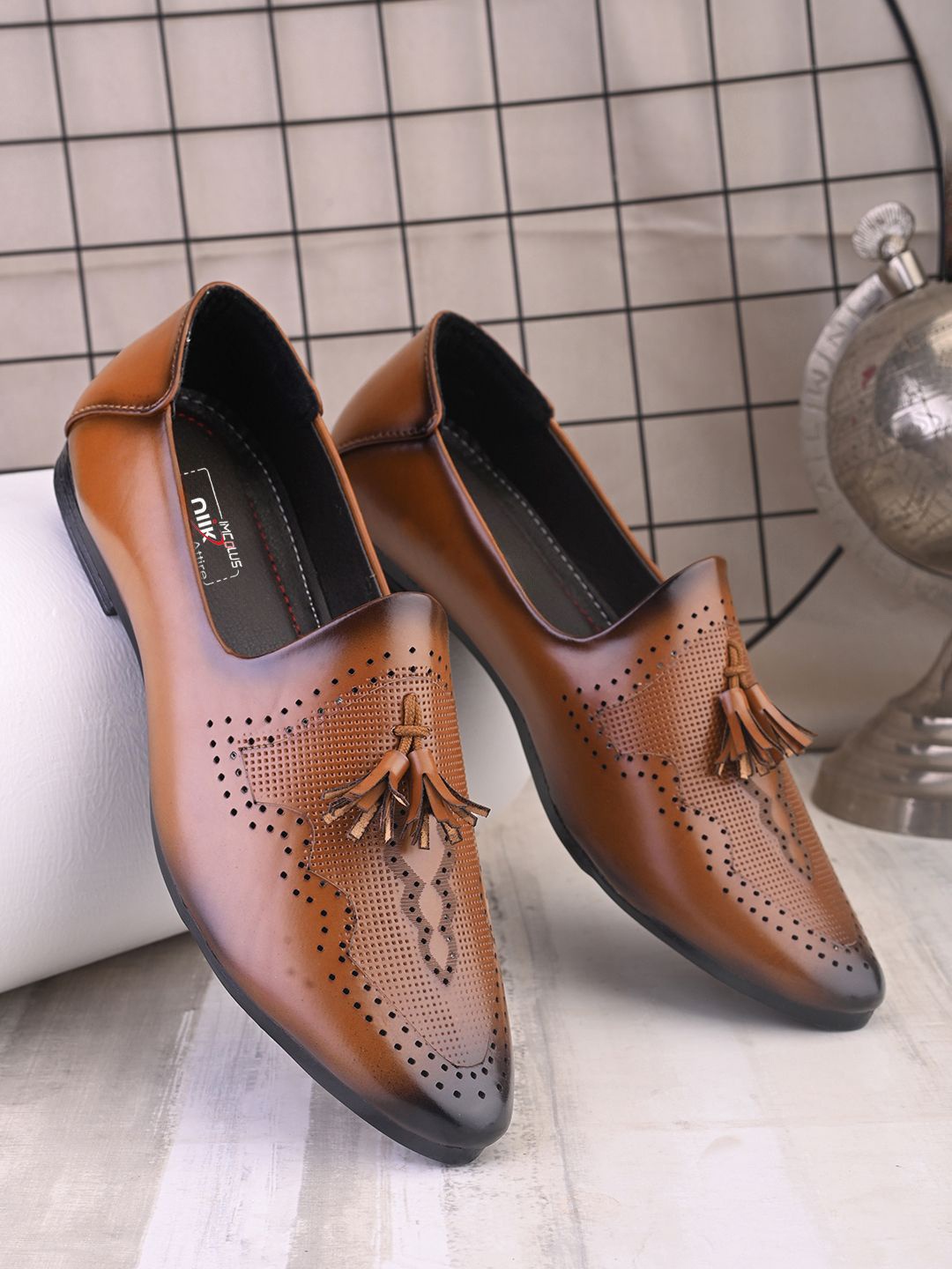 

IMCOLUS Men Round Toe Synthetic Leather Mojaris, Tan
