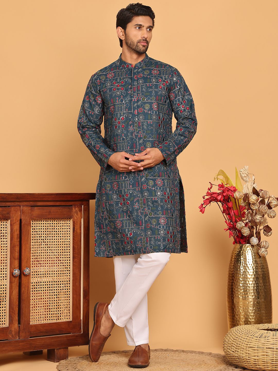 

Jompers Floral Embroidered Mandarin Collar Straight Kurta And Pyjama, Teal