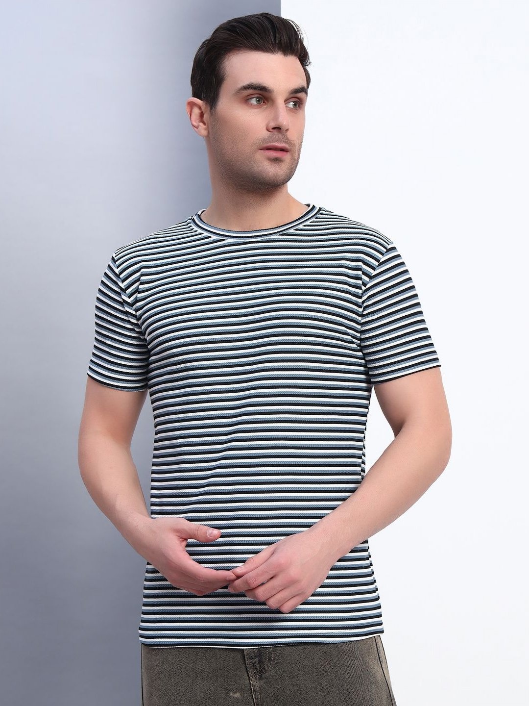 

Metronaut Men Striped Slim Fit T-shirt, Blue