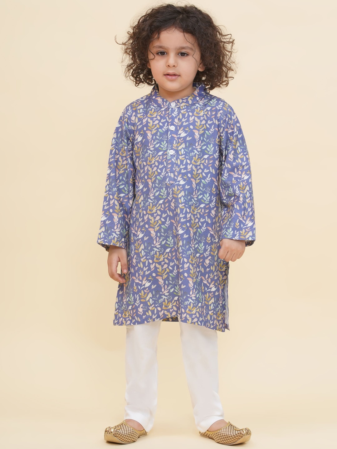 

Sethukrishna Boys Floral Printed Regular Kurta with Pyjamas, Blue