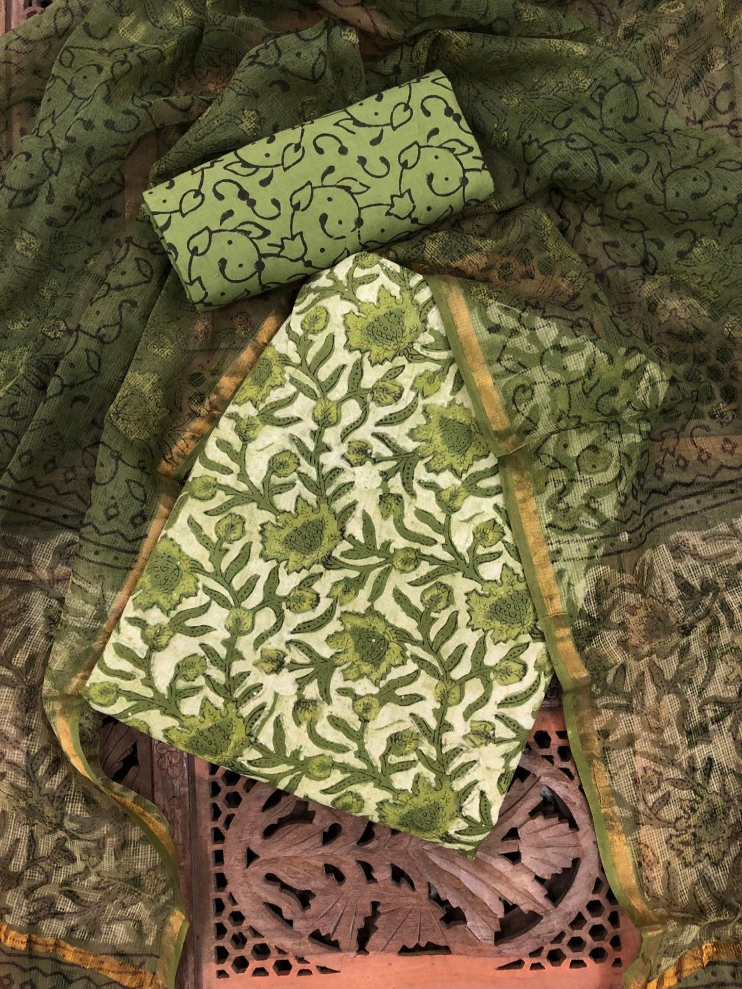 

PALASH Floral Printed Pure Cotton Unstitched Dress Material, Green
