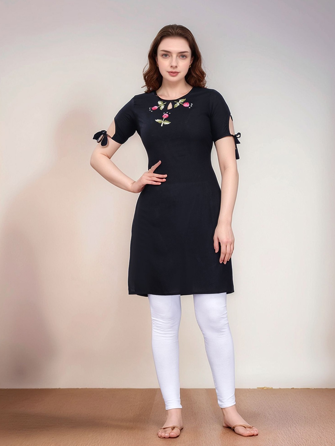 

BAESD Floral Embroidered Keyhole Neck Straight Kurta, Black