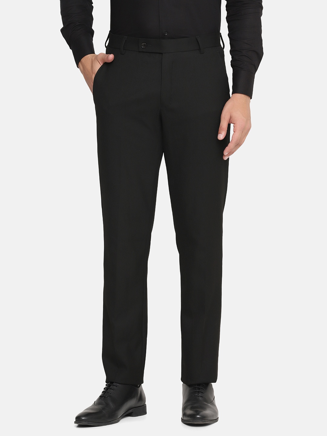 

TAHVO Men Relaxed Straight Leg Low-Rise Easy Wash Trousers, Black