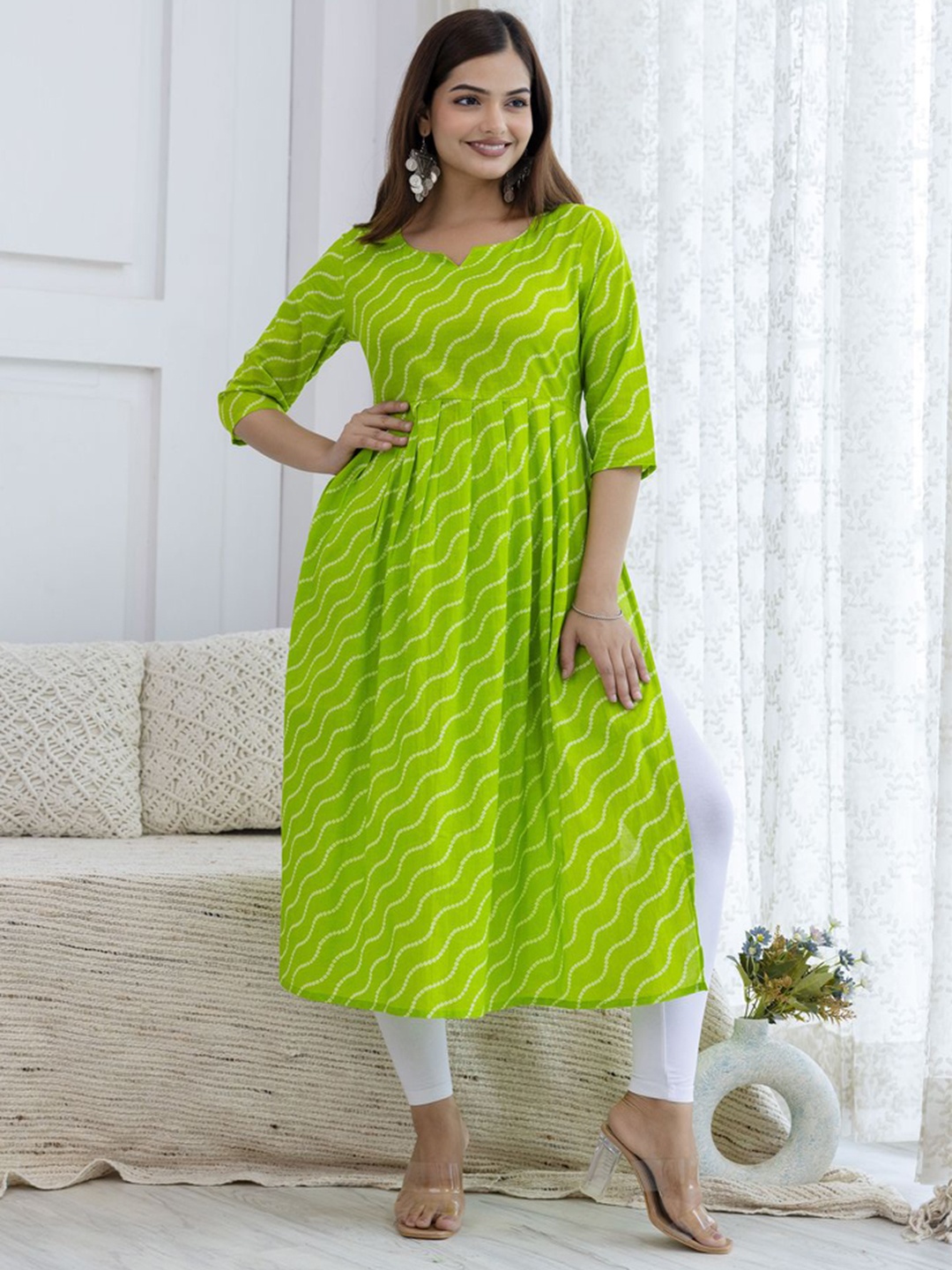 

MERAAKI FASHION Leheriya Printed Notch Neck A-Line Pure Cotton Kurta, Green