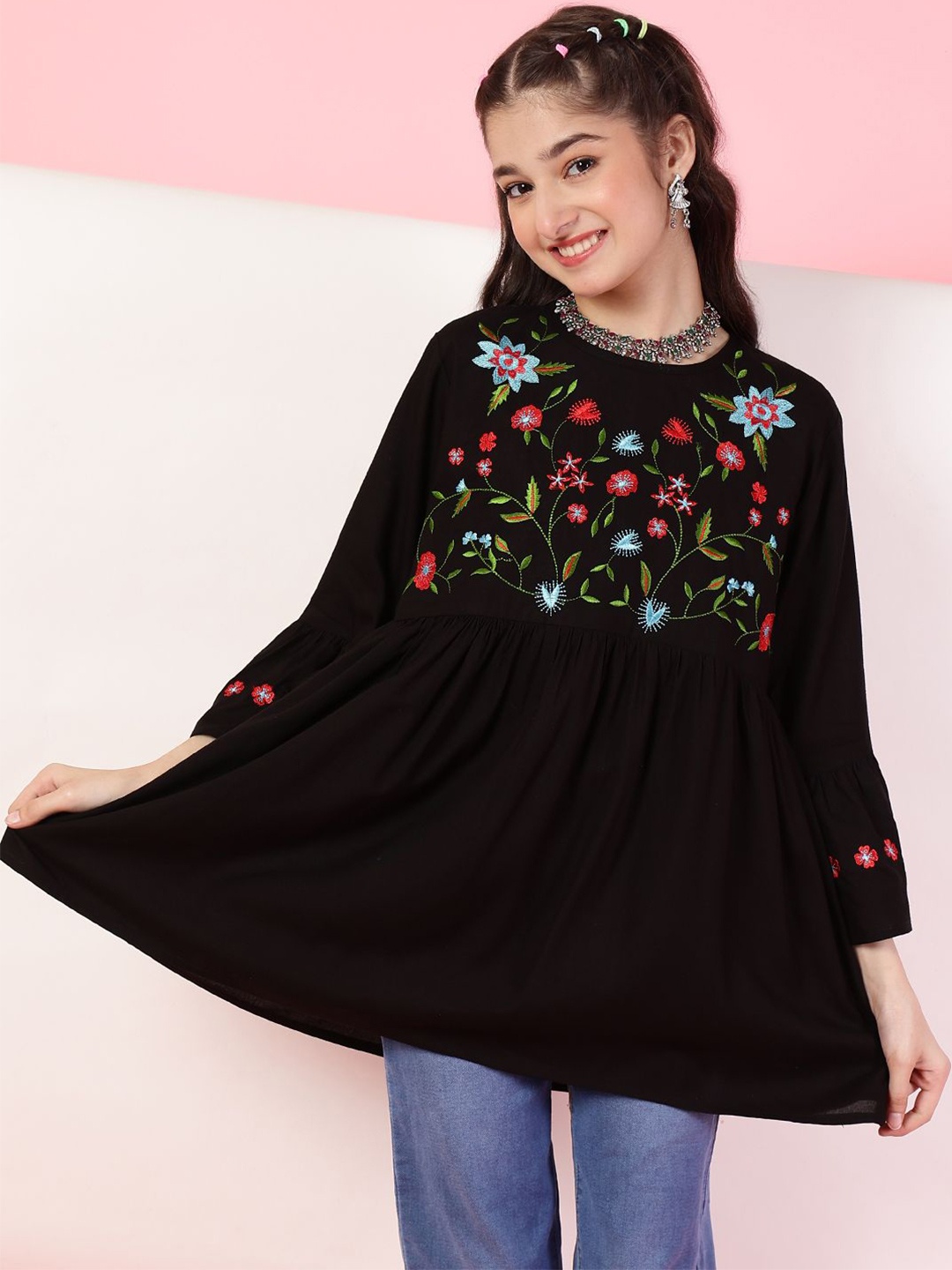 

Ishti Girls Floral Embroidered Peplum Top, Black