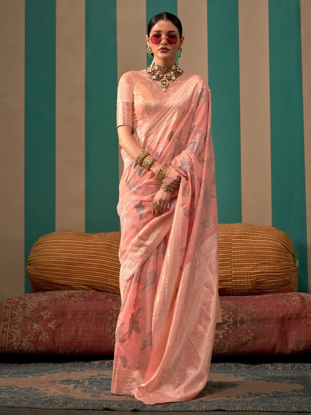 

BLENDIFY Woven Design Zari Banarasi Saree, Peach