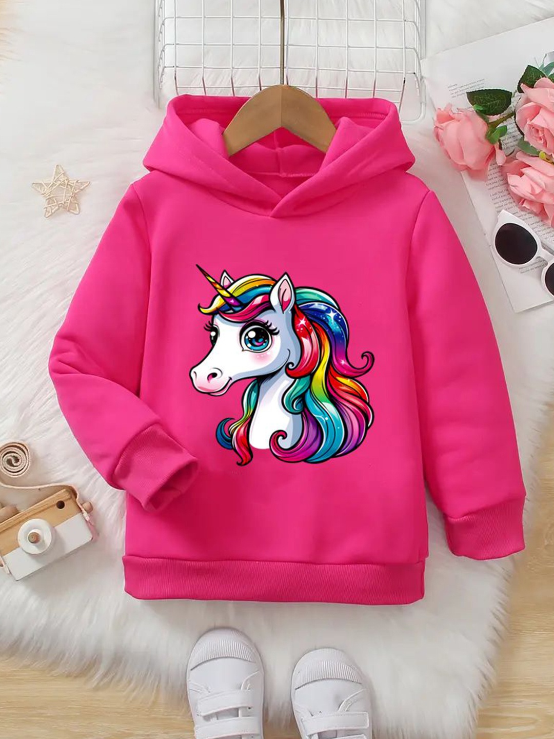 

MANOHUNT Girls Printed Dry Fit Sweatshirt, Pink