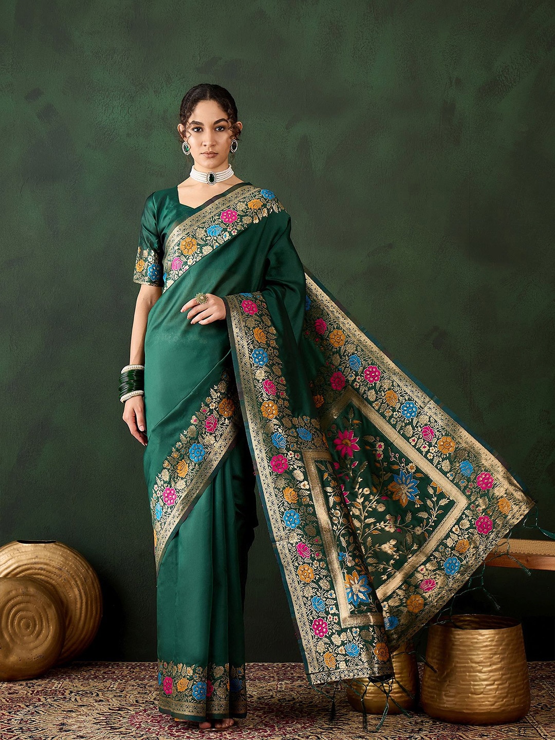 

HERE&NOW Woven Floral Design Zari Banarasi Saree, Green