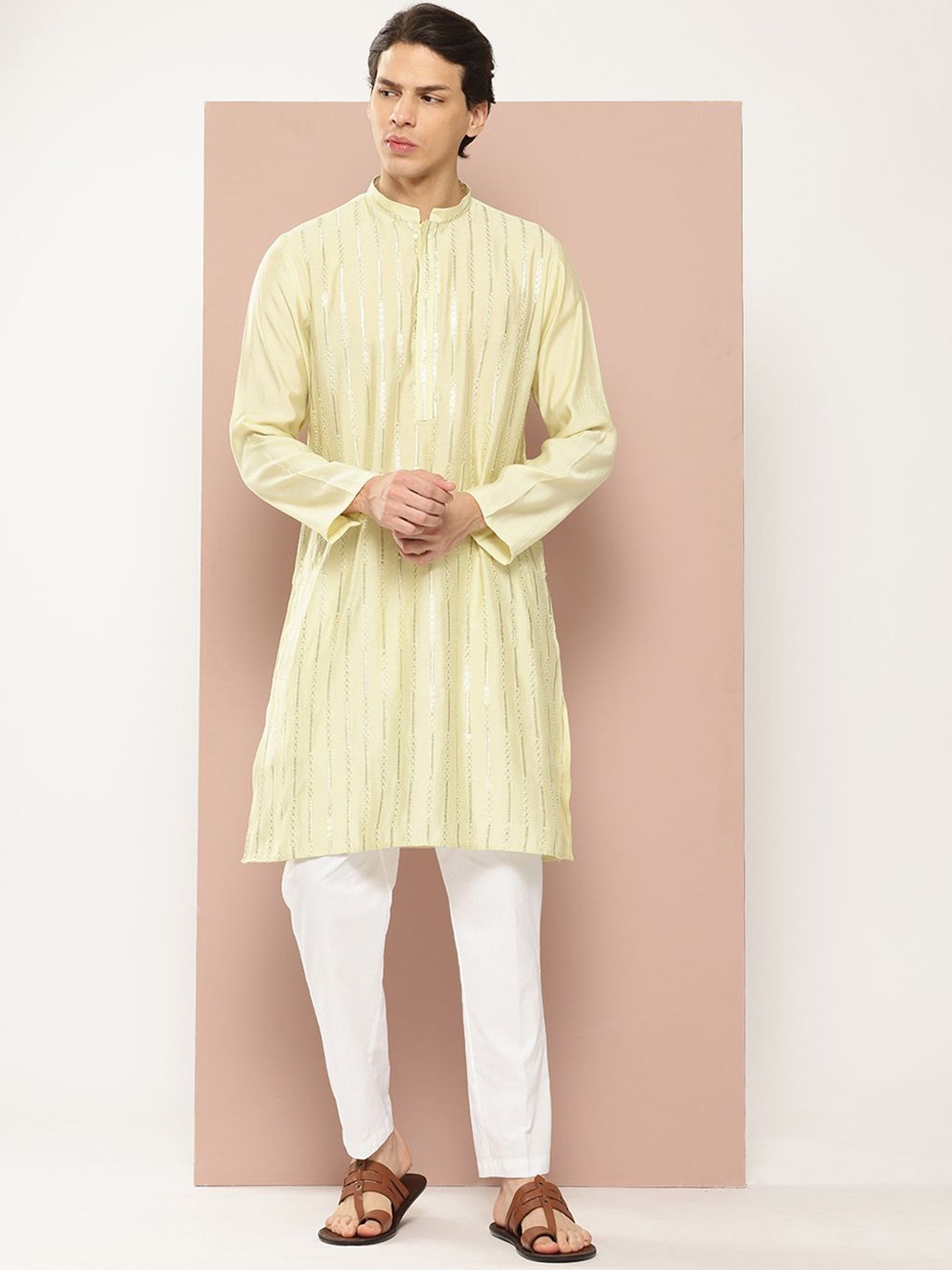 

See Designs Woven Design Sequinned Embroidered Mandarin Collar Chanderi Silk Kurta, Green