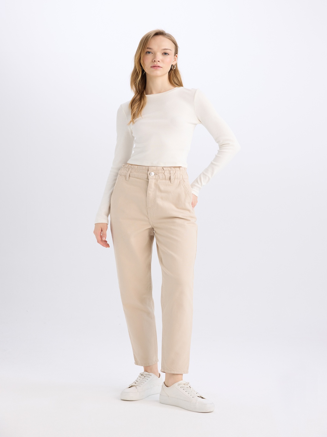 

DeFacto Women Trousers, Na