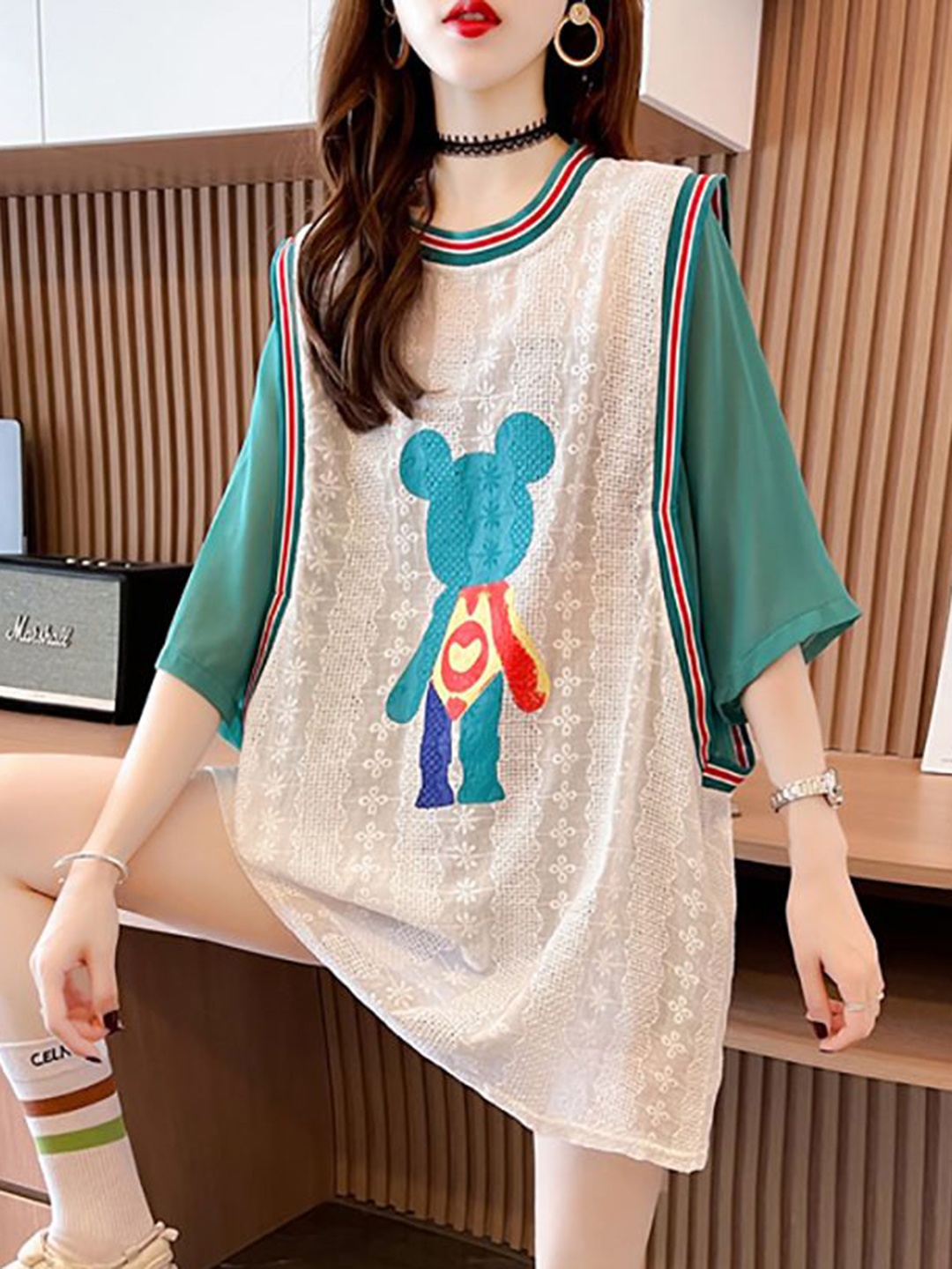 

StyleCast x Revolte Women Printed Raw Edge Boxy T-shirt, Green