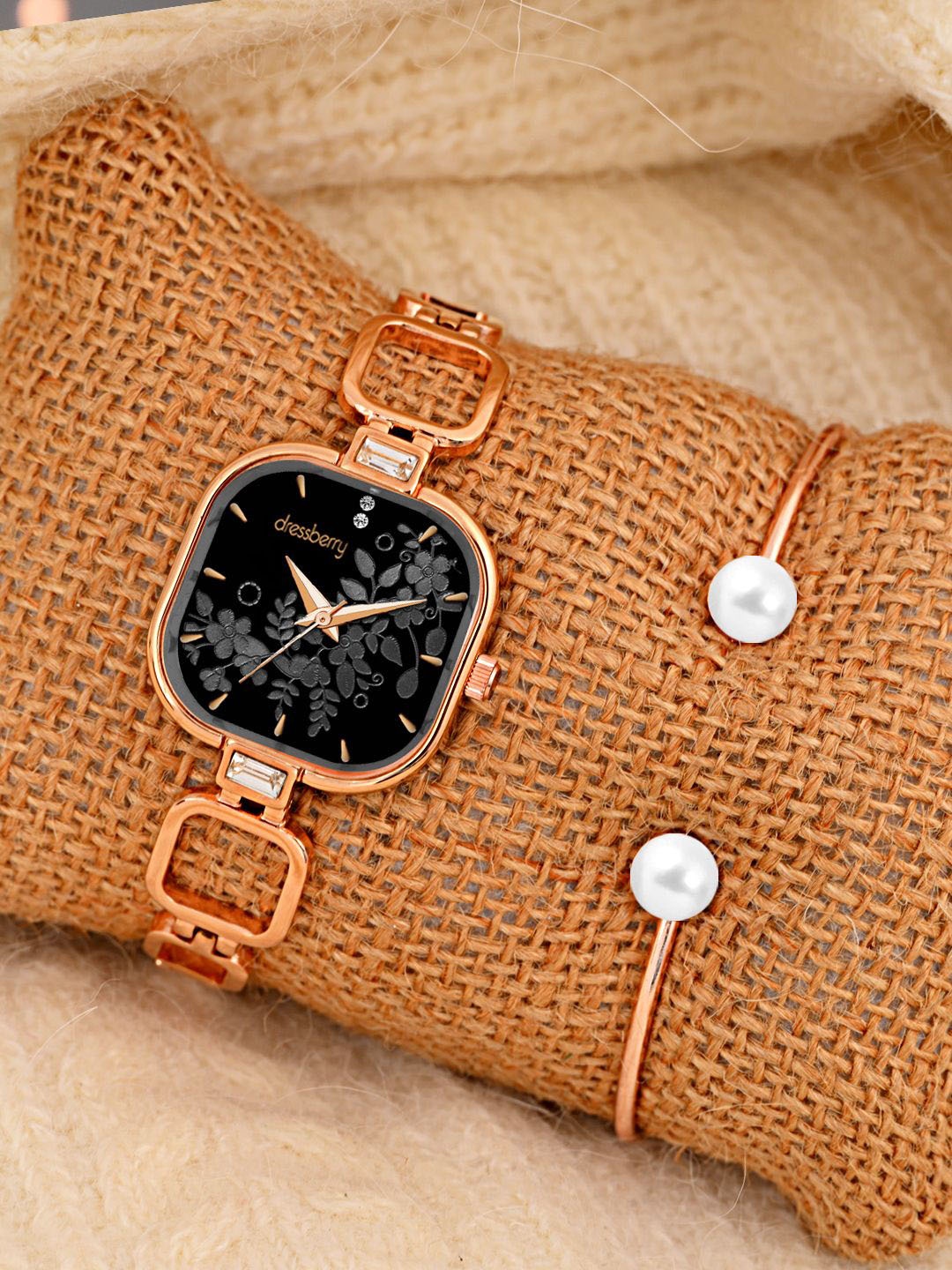 

DressBerry Women Watch & Bangle Gift Set, Rose gold