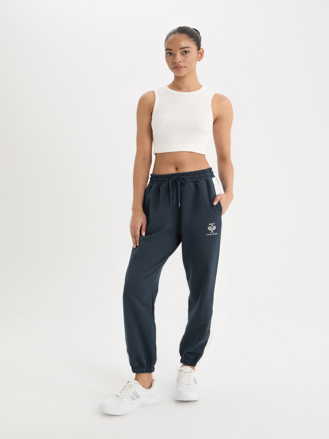 

DeFacto Women Joggers Trousers, Na