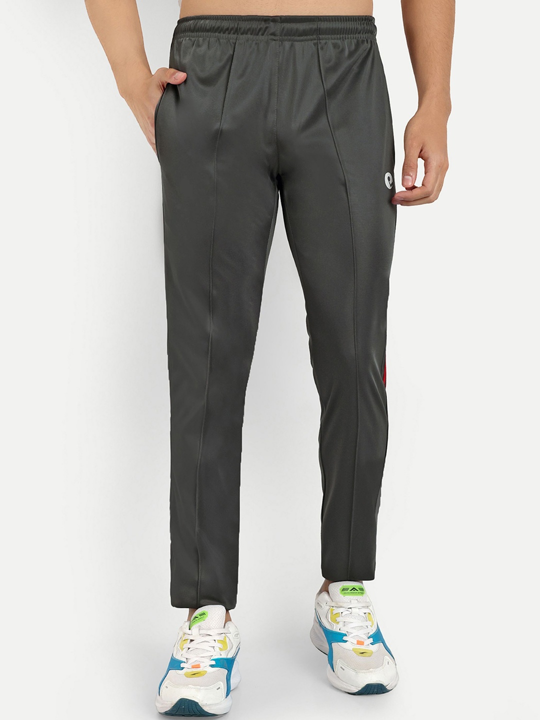 

ESTRO Men Striped Slim Fit Mid Rise Track Pants, Olive