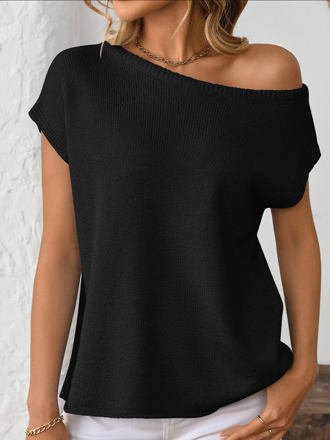 

StyleCast x Revolte Solid Extended Sleeves Top, Black