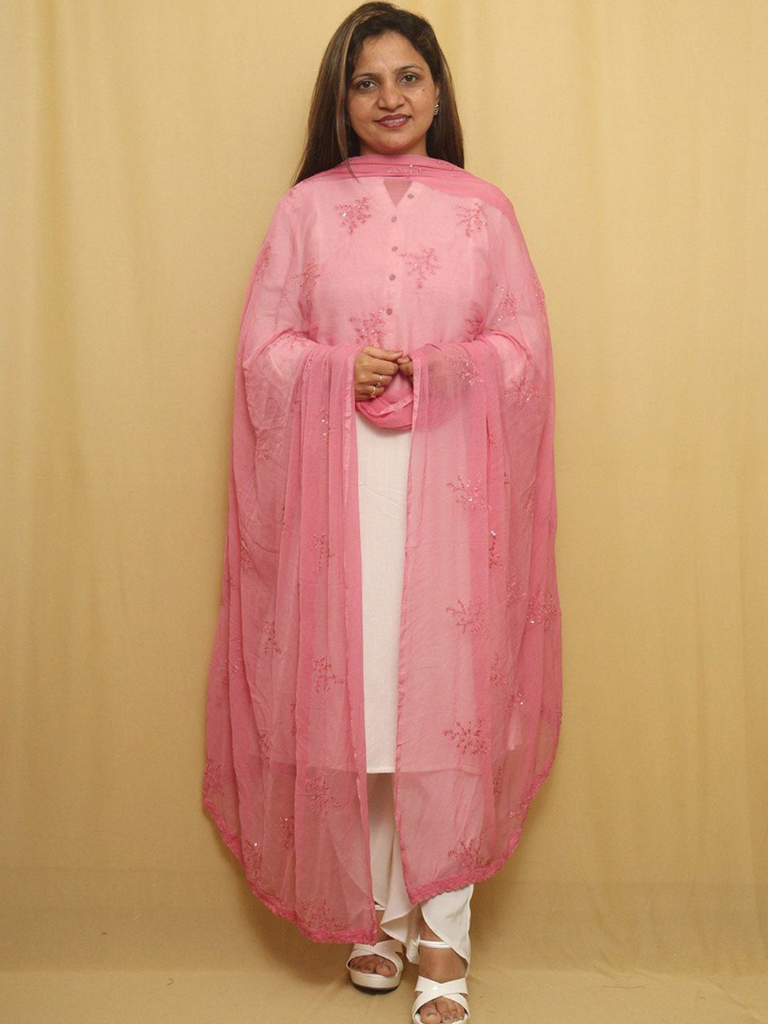 

Luxurionworld Ethnic Motifs Embroidered Dupatta, Pink