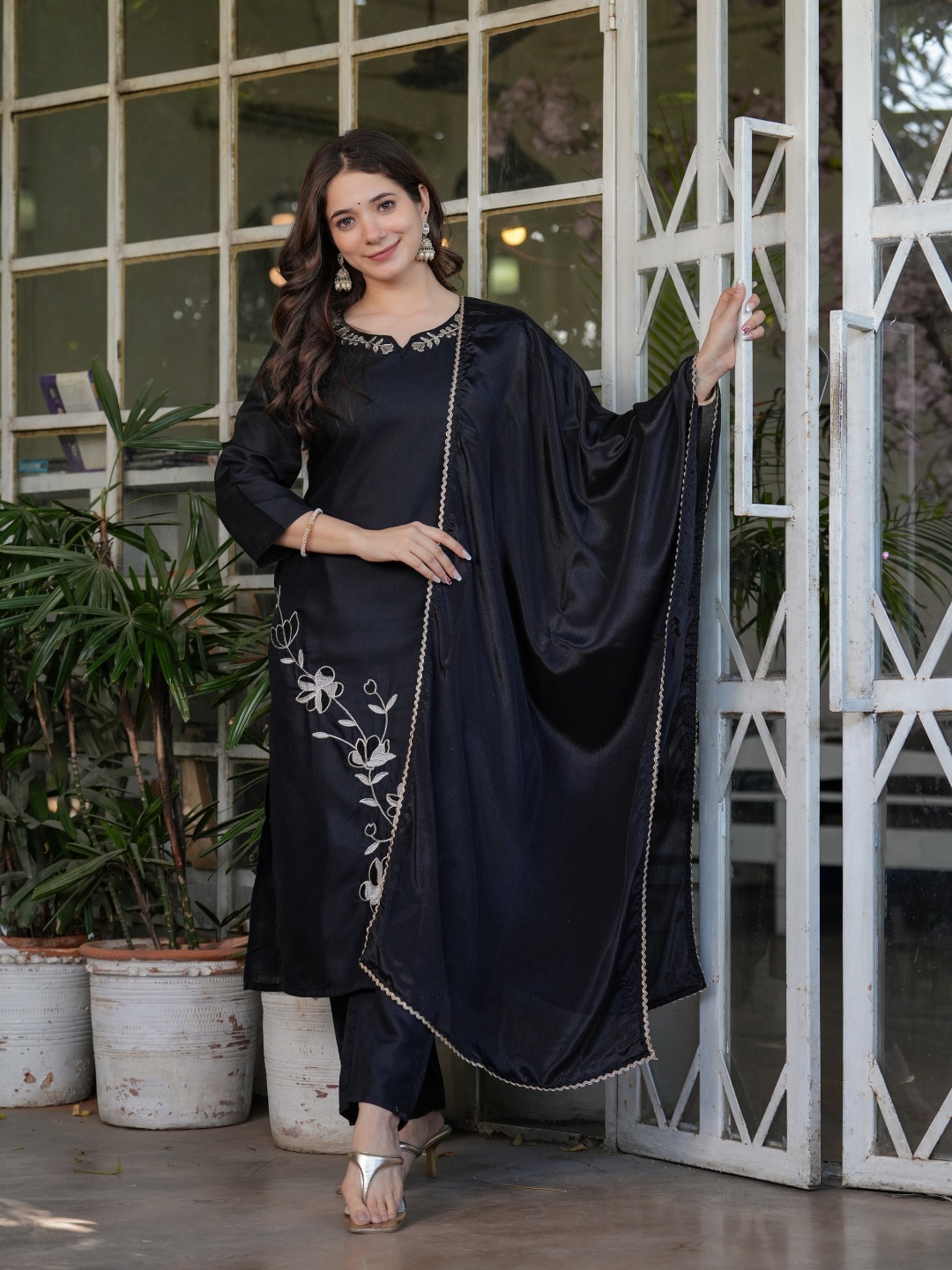 

Moda Rapido Floral Embroidered Thread Work Straight Kurta With Trousers And Dupatta, Black