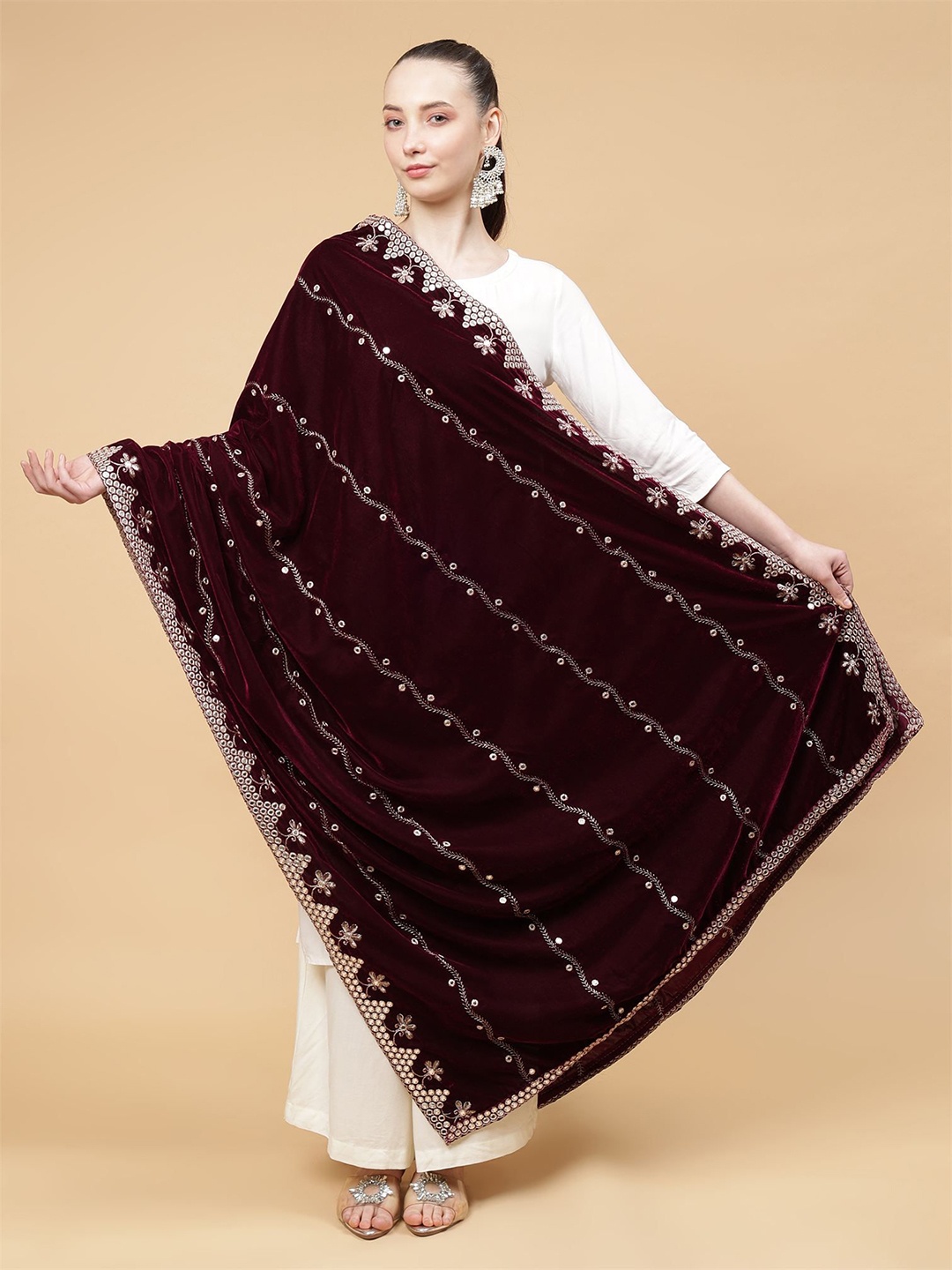 

Moda Chales Floral Embroidered Velvet Dupatta With Sequinned, Burgundy