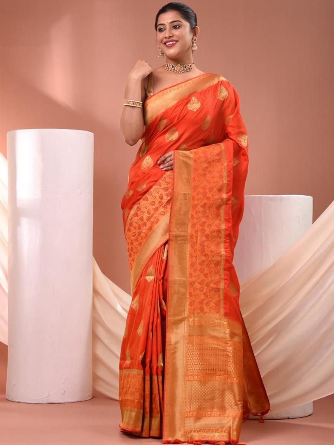 

VIBHAVARI Ethnic Motifs Woven Design Zari Saree, Orange