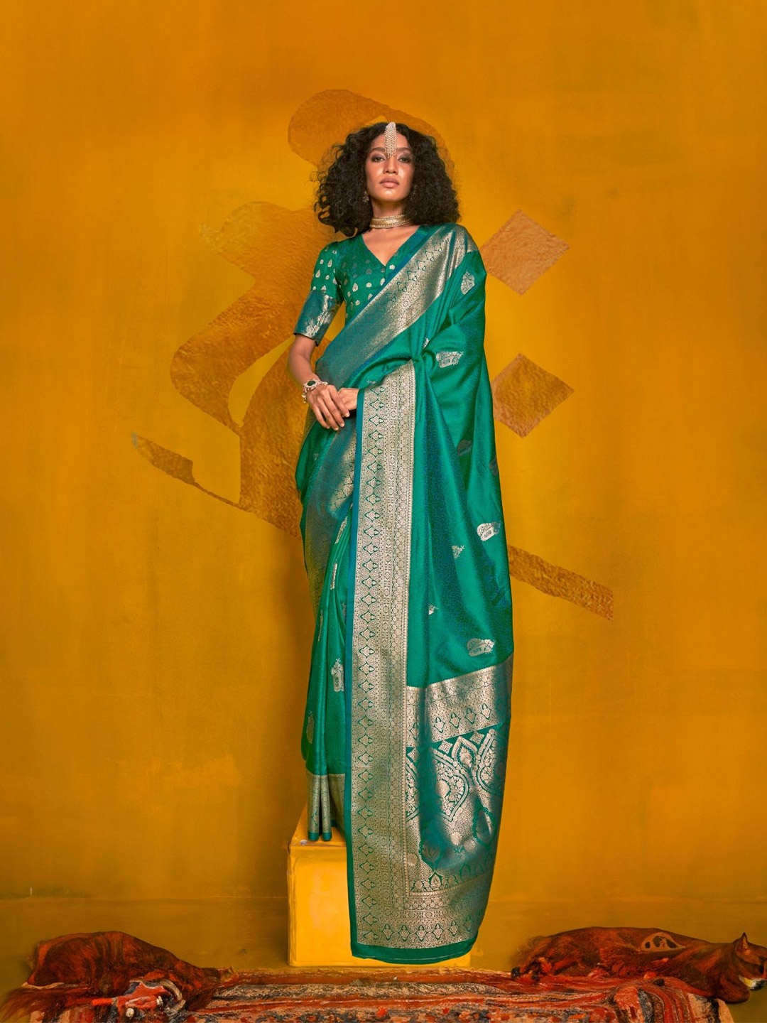 

BLENDIFY Woven Design Zari Silk Blend Banarasi Saree, Green