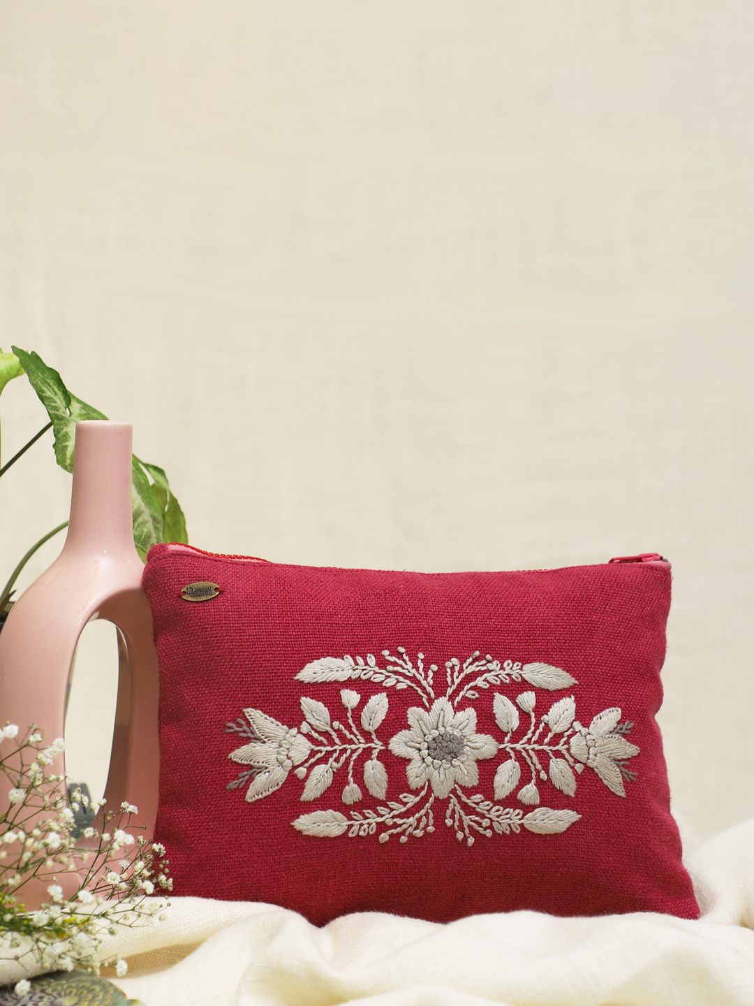 

DESIGN GAATHA Embroidered Pure Linen Pouch, Pink