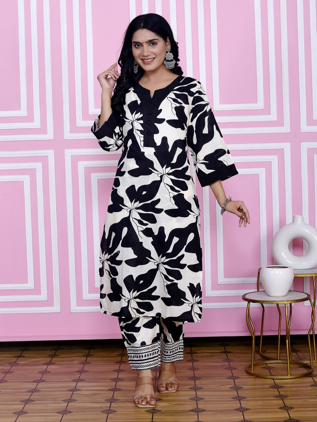 

KALINI Floral Printed Notch Neck Pure Cotton Straight Kurta With Trousers, Black