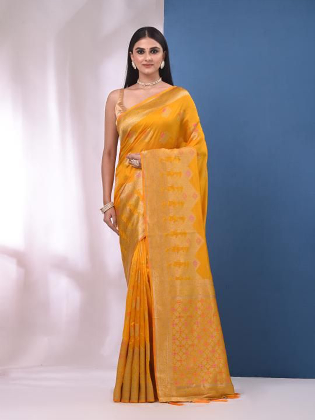 

VIBHAVARI Woven Design Zari Banarasi Saree, Yellow