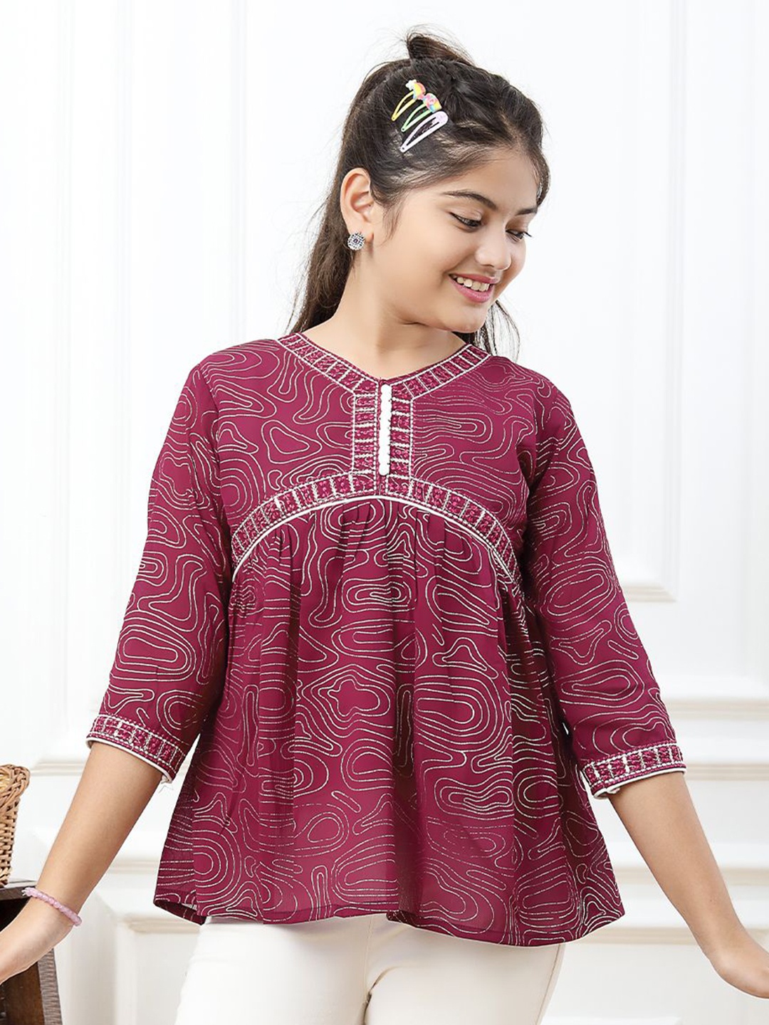 

Ishti Abstract Embroidered Three-Quarter Sleeves Top, Purple