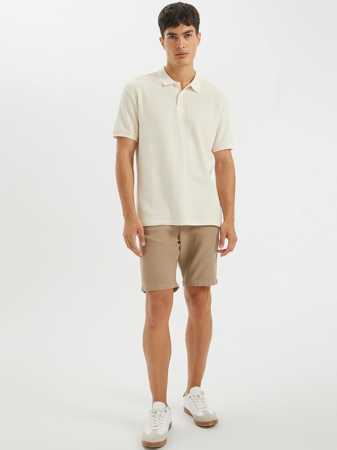 

DeFacto Men Regular Fit Mid-Rise Shorts, Khaki