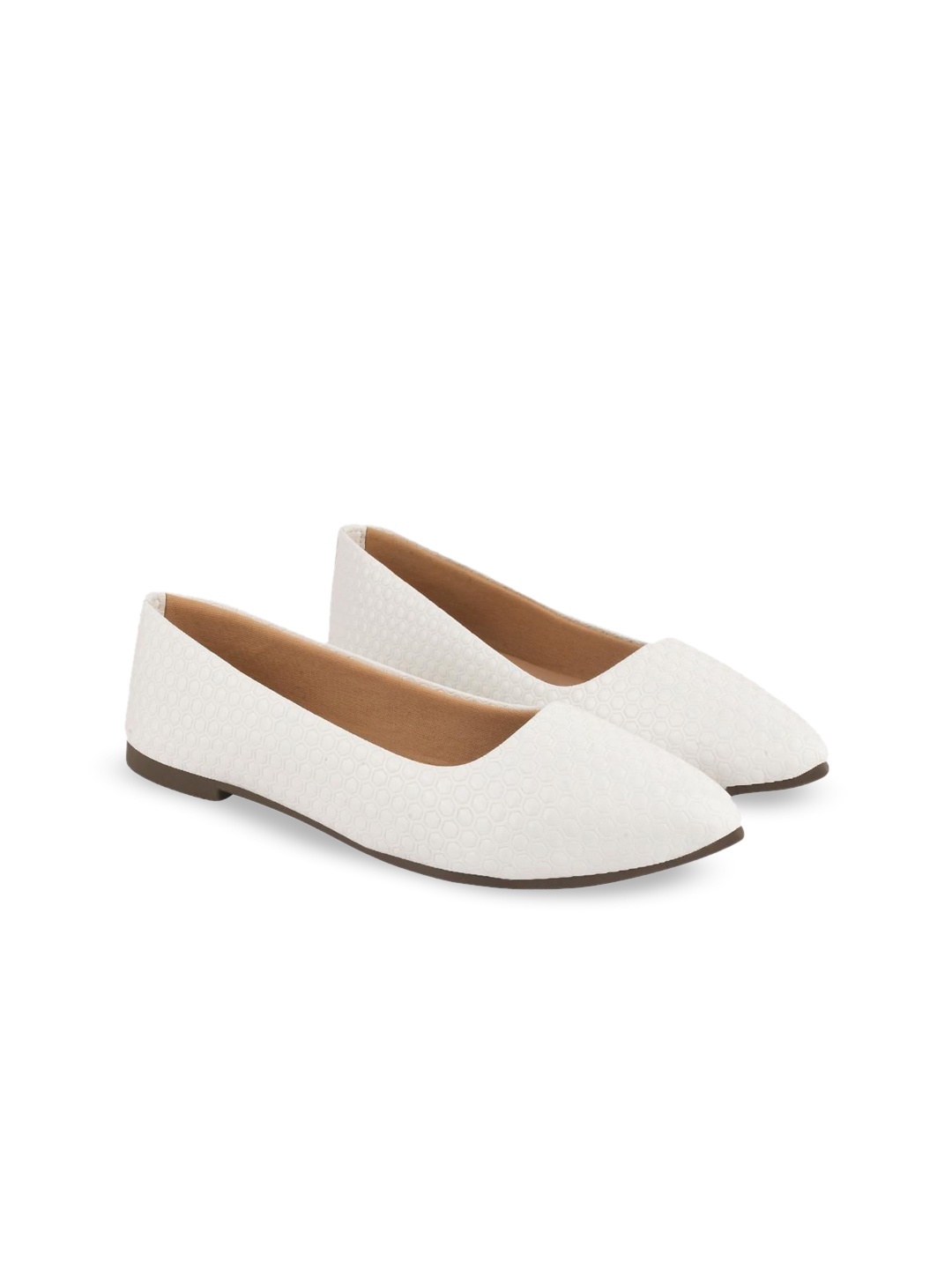 

Shoetopia Girls Textured Ballerinas Flats, White