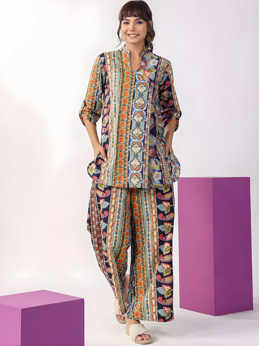 

Acriine Ethnic Motifs Printed Pure Cotton Notch-Neck Tunic With Palazzo, Green