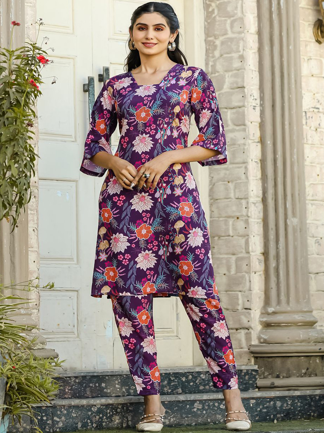 

SHISHKALA Floral Printed Square Neck Pure Cotton Tunic And Trouser, Purple