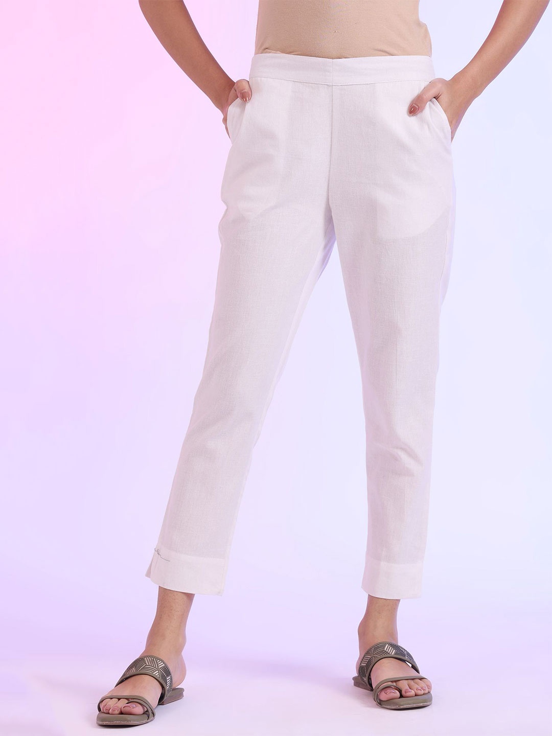 

AURELIA Women Cropped Trousers, White