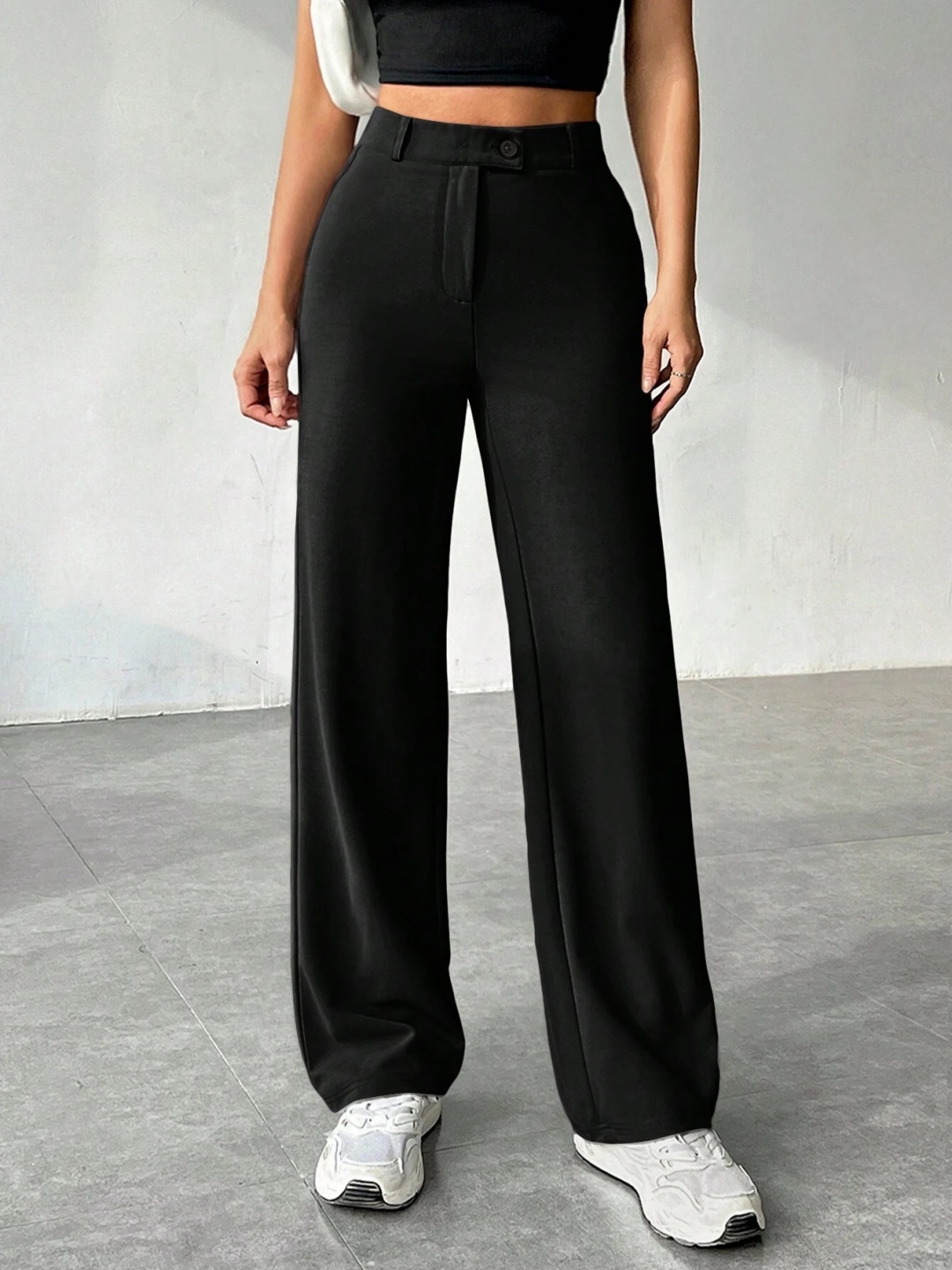 

FNOCKS Women Relaxed Loose Fit High-Rise Trousers, Black