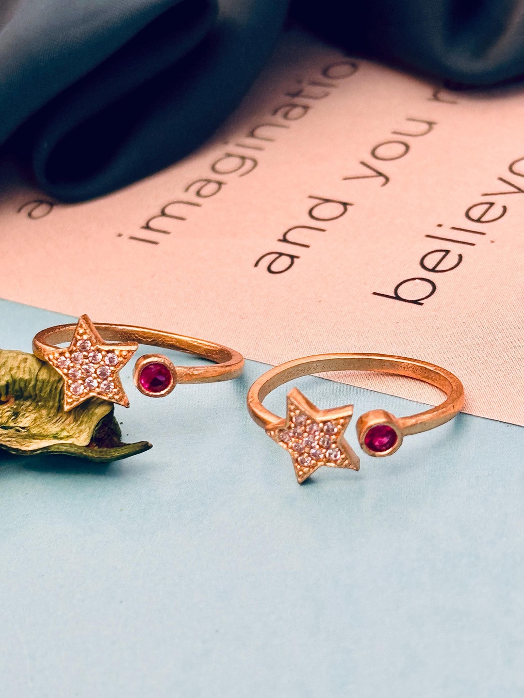 

Anouk Gold-Plated American Diamond Studded Toe Rings