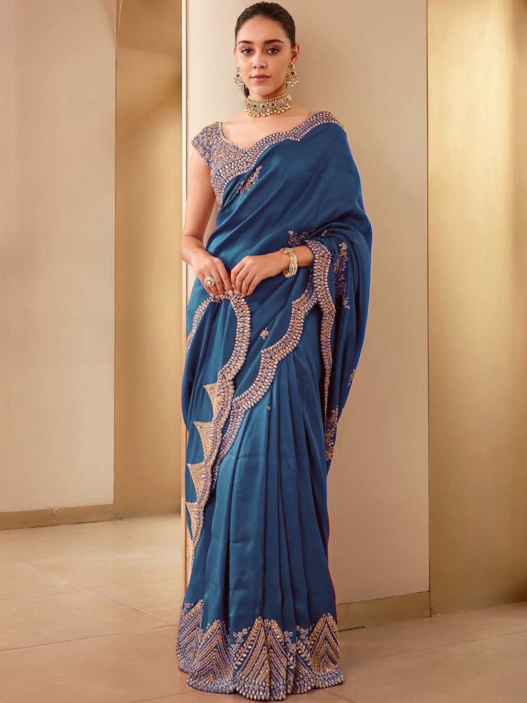 

AWRIYA Floral Sequinned Silk Blend Heavy Work Saree, Teal