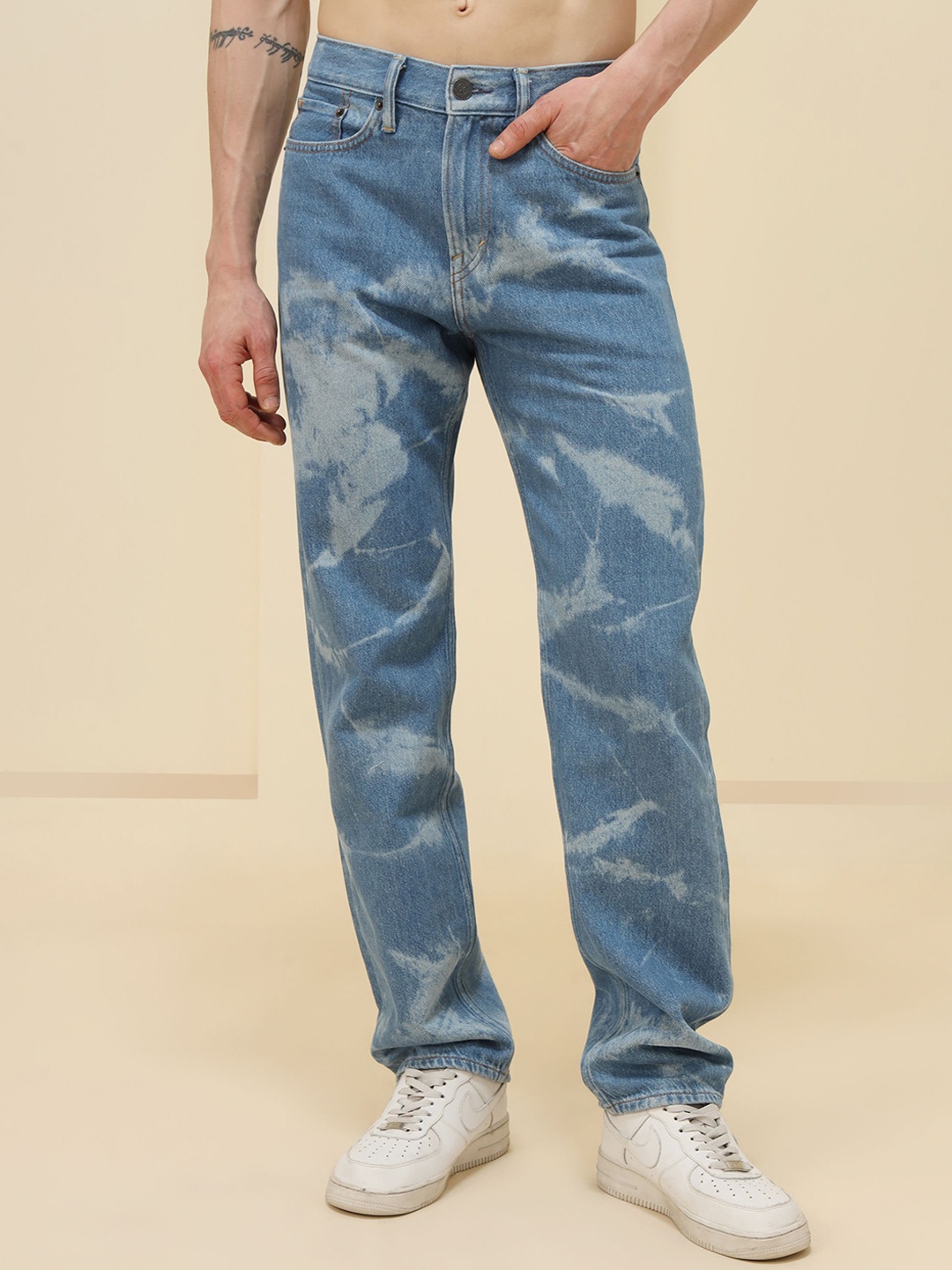 

XABIRI Men Flared Light Fade Jeans, Blue
